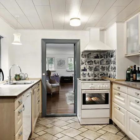 Historic, Charming House With A Fantastic Garden * Højby