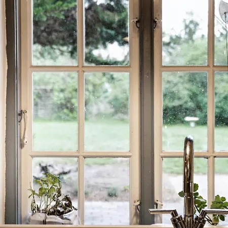 Historic, Charming House With A Fantastic Garden * Højby